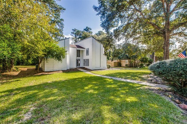 Building Photo - 2034 Deer Springs Dr