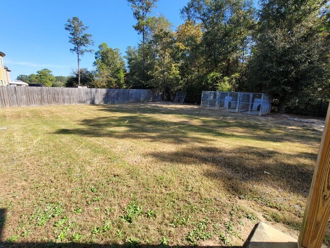Building Photo - Large Home near BACK GATE!  Must Qualify