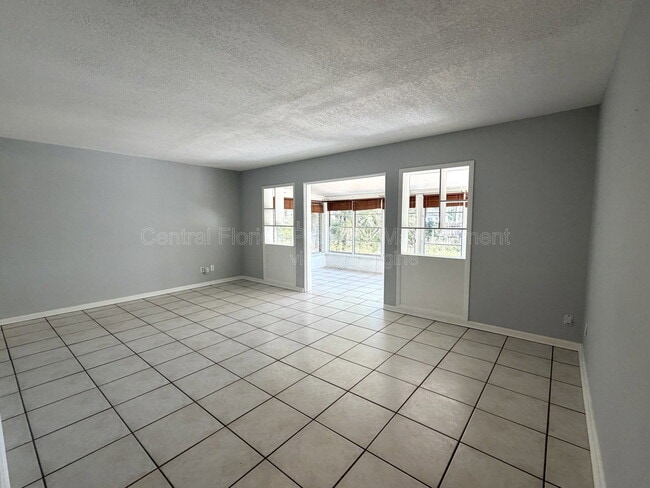 Photo - 1947 Summerfield Rd House