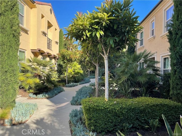 Foto del edificio - 4760 Irvine Blvd