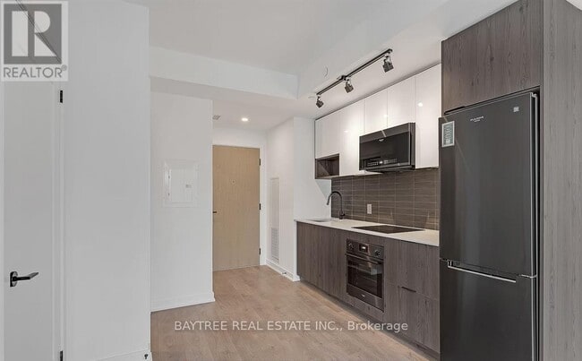 Building Photo - 5 Defries St