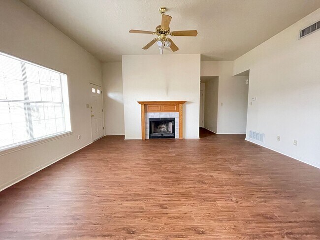 Foto del edificio - House for Rent in Killeen