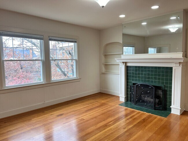 Foto del edificio - 3578 Burch