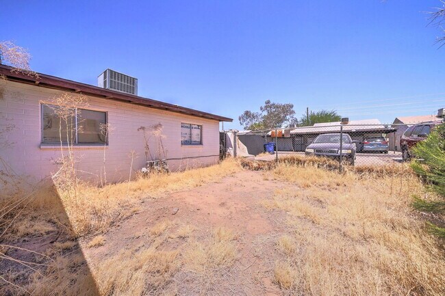 Foto del edificio - 373 N Williams St