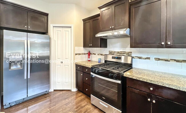 Foto del edificio - 17340 SE Elias Ct