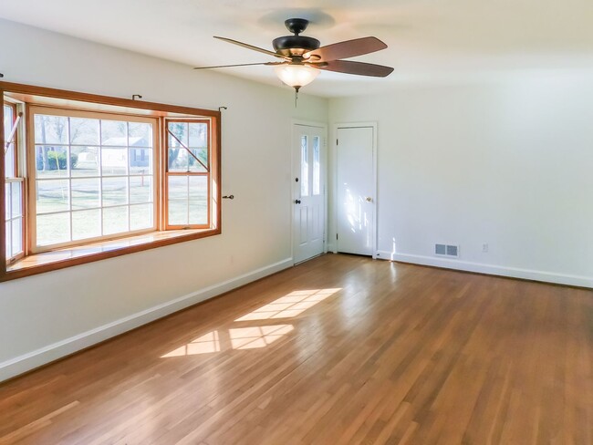 Building Photo - 46056 E Sunrise Drive