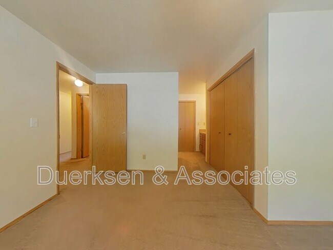 Foto del edificio - 2500 NW Princess
