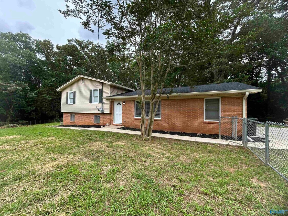 Primary Photo - 285 Ruby Dr
