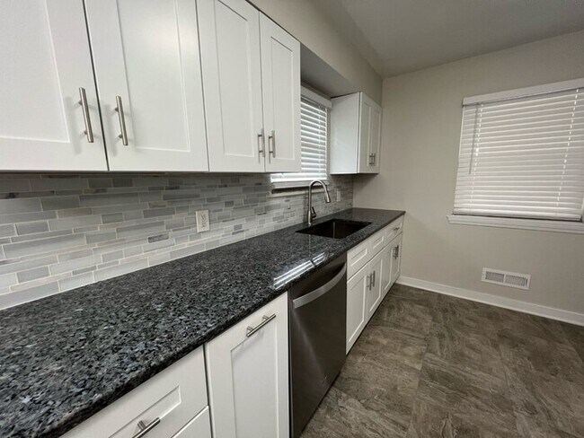 Foto del edificio - 8507 Linda Rd