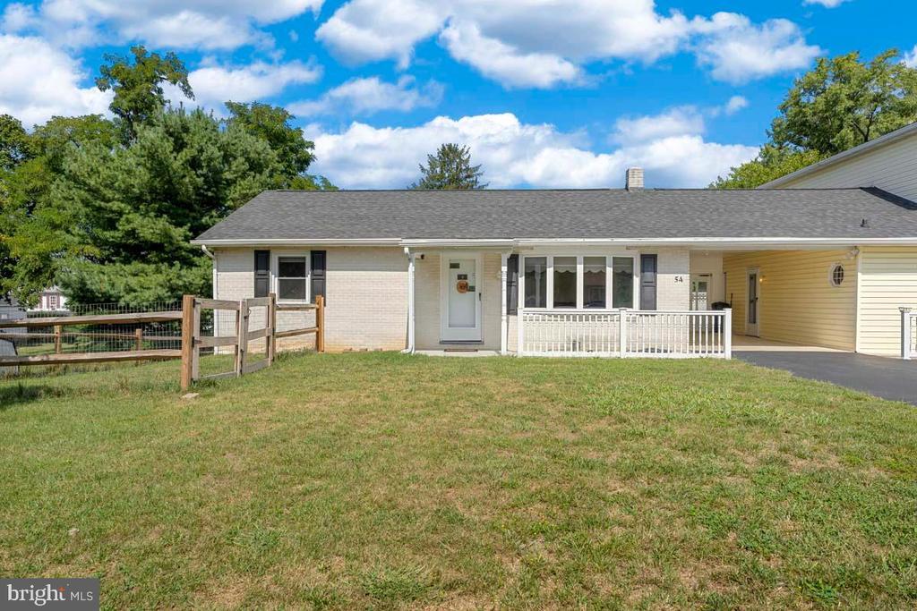 Primary Photo - 54 W Henrietta St