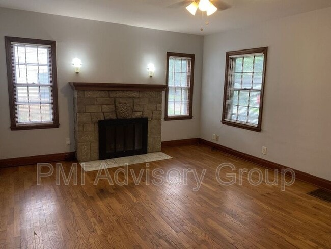 Building Photo - 845 SW Frazier Ave