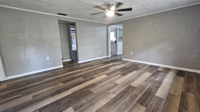 Foto del edificio - 36850 Haynes Rd