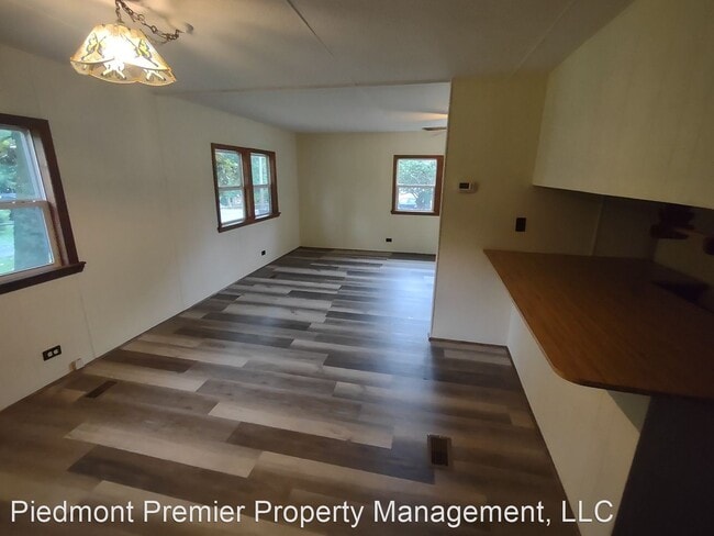 Building Photo - 3 br, 1 bath House - 2148 Bristol St
