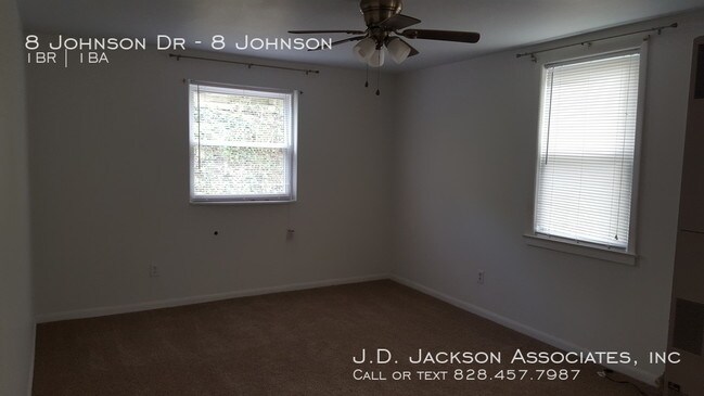 Foto del edificio - 8 Johnson Drive