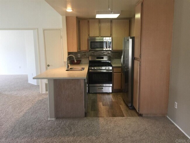 Foto del edificio - 400 Stoney Point Way