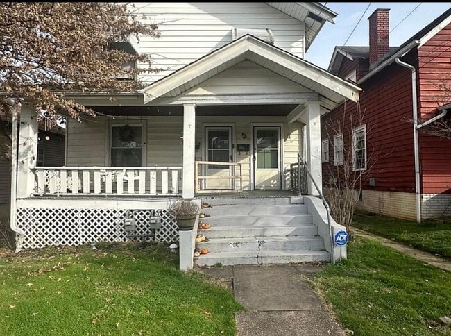 Building Photo - 408 Nancy St