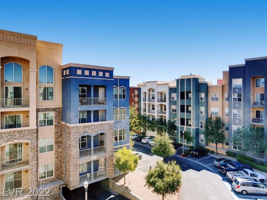 Foto principal - Upscale Executive Living 1 bedroom 1 bath