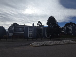 Building Photo - 2290 E Fremont Ave