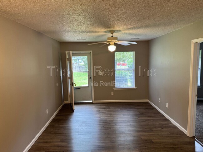 Foto del edificio - 2260 Sherwood Ave