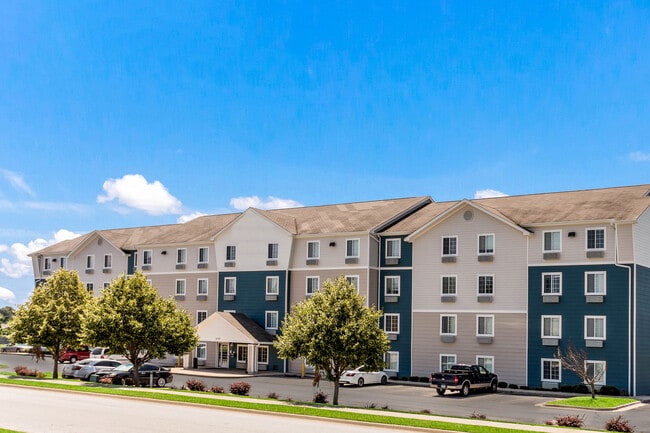 Building Photo - Furnished Studio-Fort Myers