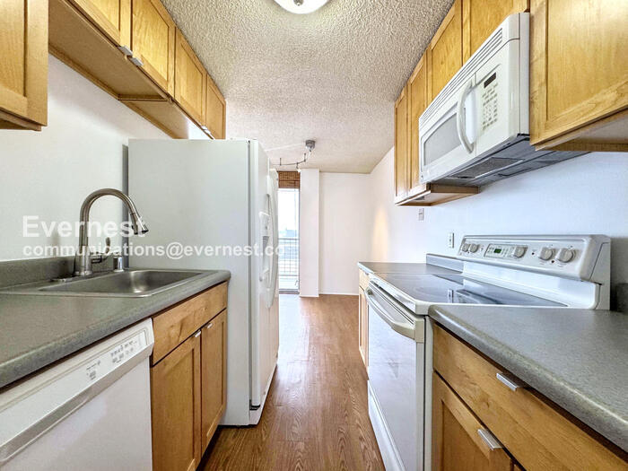 Primary Photo - 2225 Buchtel Blvd S