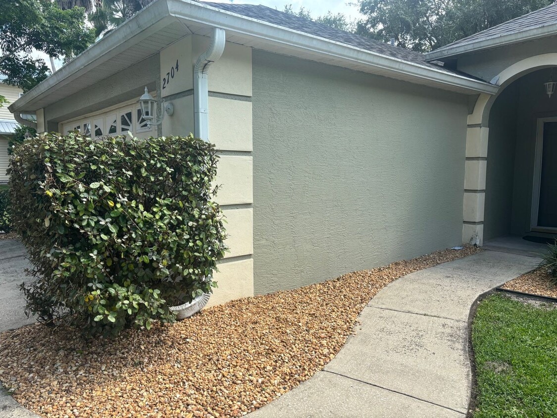 Building Photo - Welcome Home to Quail Hollow Riverfront Co...