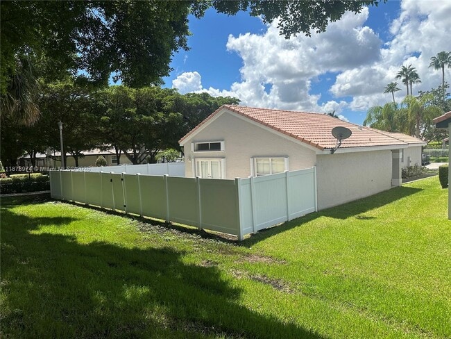 Building Photo - 2997 SW 179th Ave