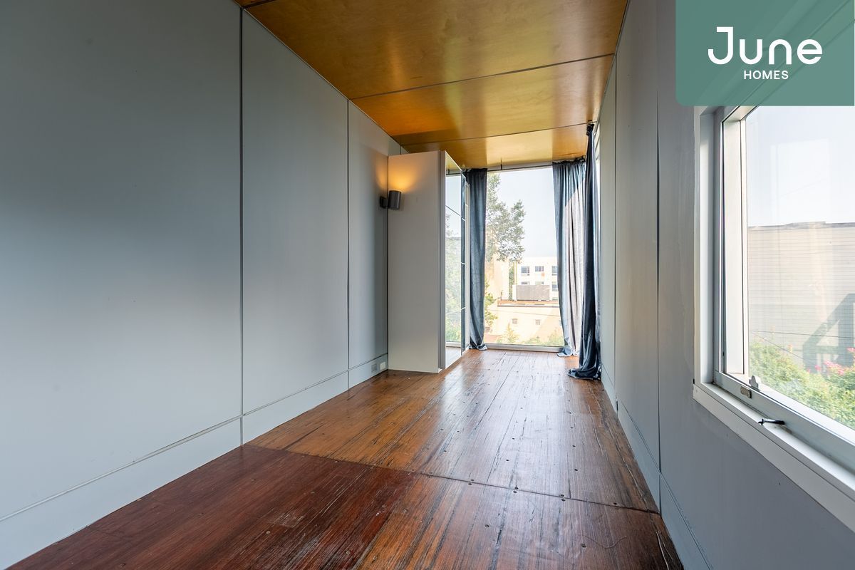 Primary Photo - ROOM ONLY in 6-bed/6.0-bath Home