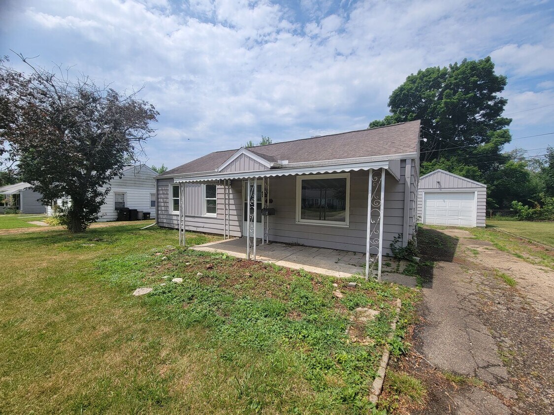 Primary Photo - 3BR/1BA w/Garage -3011 Mission Road