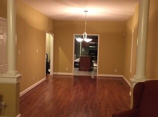 Building Photo - 807 Jessamine St