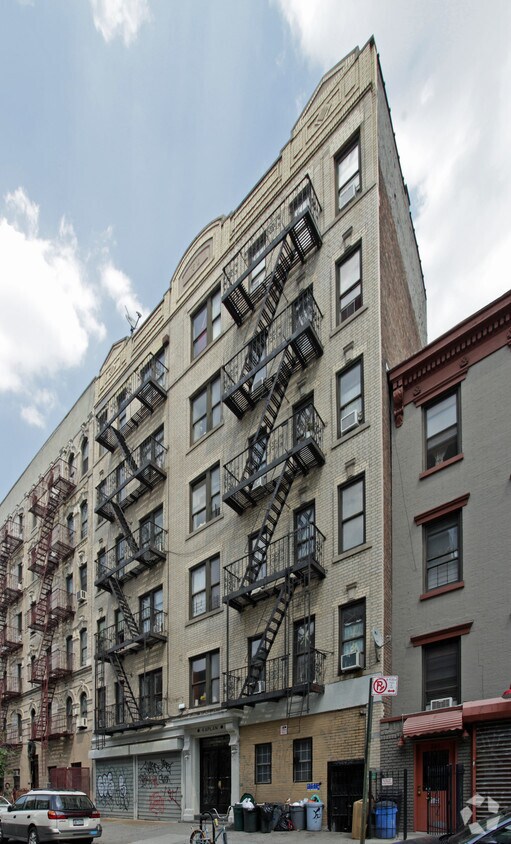 Building Photo - Kaplan