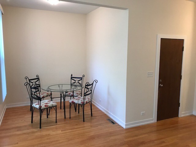 Foto del edificio - 3045 N Clifton Ave