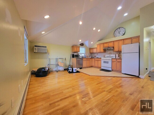 Foto del edificio - 39-03 CORPORAL KENNEDY ST