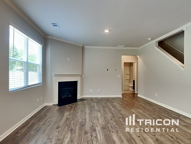 Foto del edificio - 4827 Golden Finch Ln