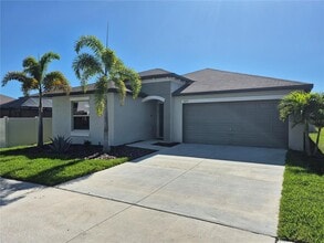 Building Photo - 7033 King Crk Dr