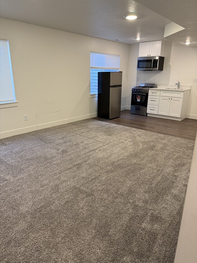 Building Photo - 135 E 730 N
