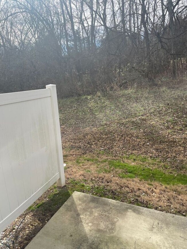 Foto del edificio - Stunning 3BR 3BA Home w/ Private Patio • Full Appliance Suite • Wooded-View Patio in Nashville