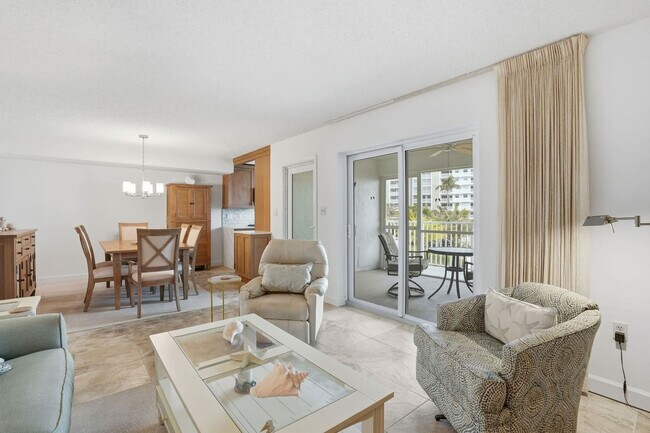 Foto del edificio - 25710 Hickory Blvd