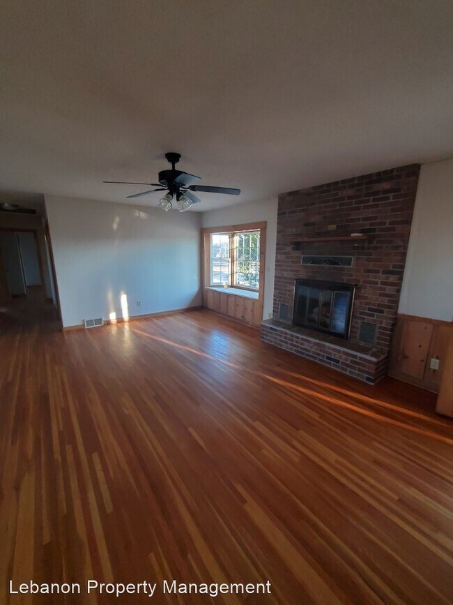 Building Photo - 3 br, 2 bath House - 221 West Bland
