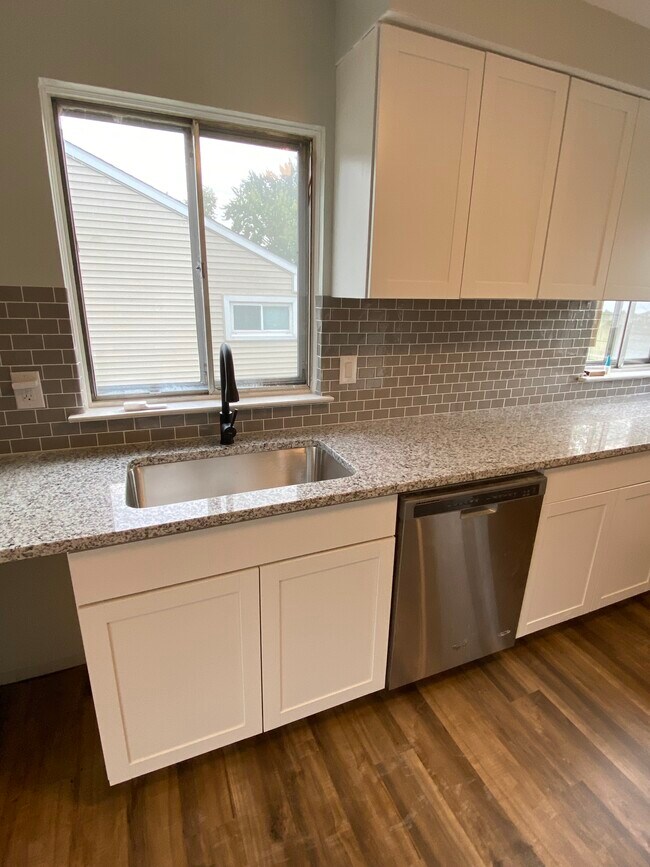 Foto del edificio - 1550 S Harris Rd