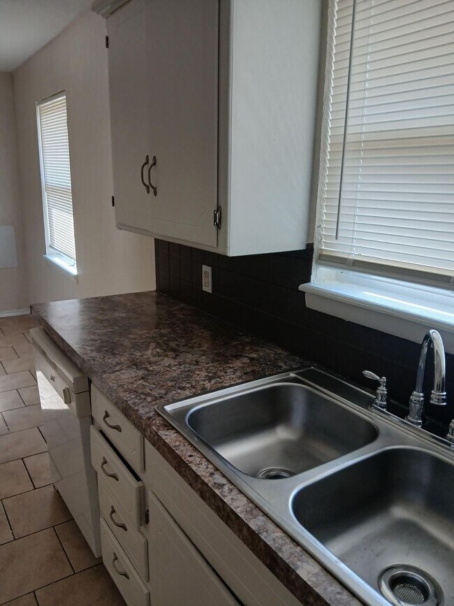 Foto del edificio - 2312 NW 46th St