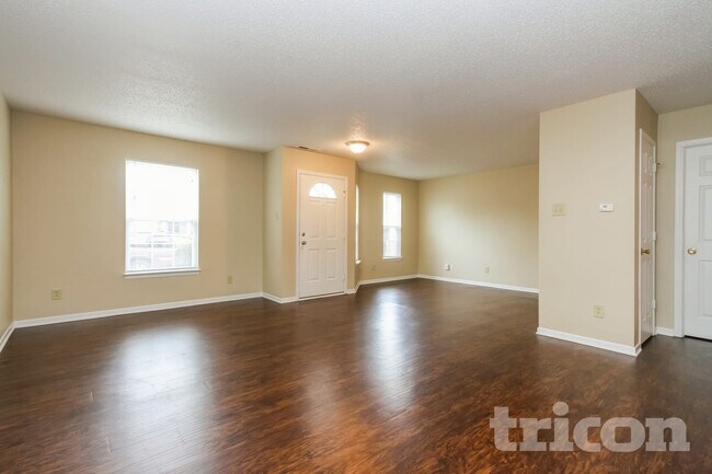 Foto del edificio - 13411 All American Rd