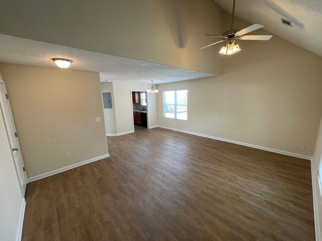 Building Photo - BRIDGEWATER HOME! PRE-LEASING FOR AUGUST 1 2026! 1/2 Off Deposit for a limited time!