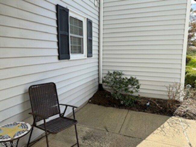 Foto del edificio - 369 Burdock Ct