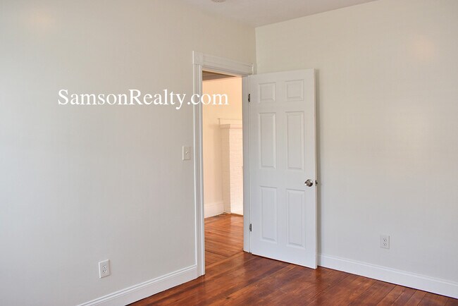Building Photo - 506 Oaklawn Ave