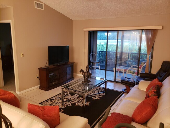 Foto del edificio - 15011 Ashland Cir