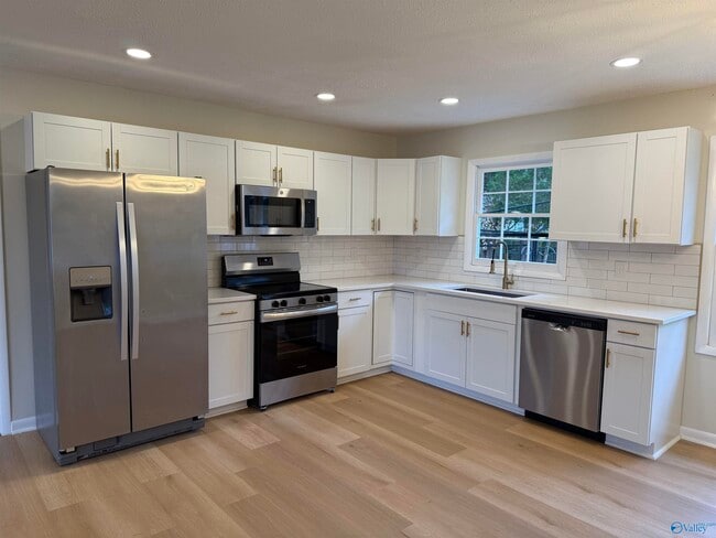 Foto del edificio - 1002 Parcus Rd SE