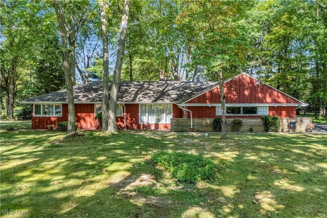 Building Photo - 6195 N Woodlane Dr