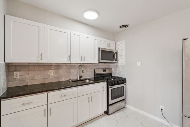 Foto del edificio - 2 Bed/1 Bath Apartment | Overbrook