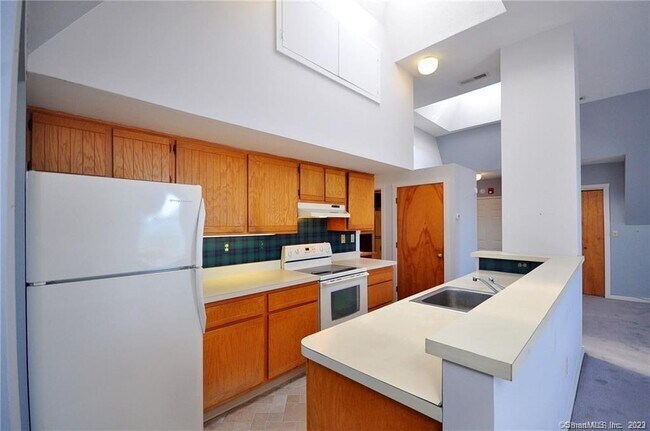 Foto del edificio - 12 Charter Oak Pl